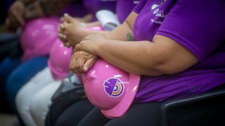 The first graduates of a diploma for women in dry construction